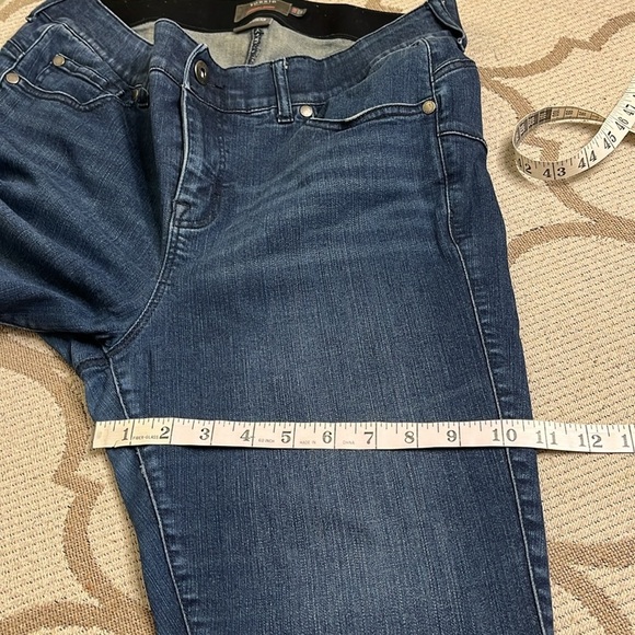 Torrid Bombshell Skinny Premium Stretch Women's Blue Jeans - Picture 12 of 17